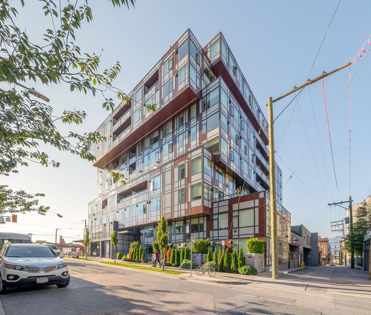 504-209 E 7th Ave