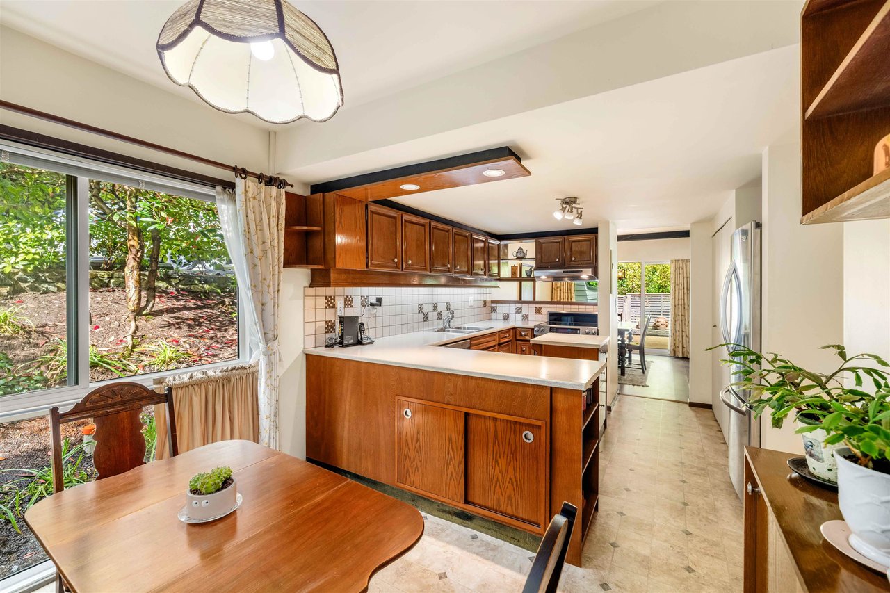 7-4957 Marine Dr