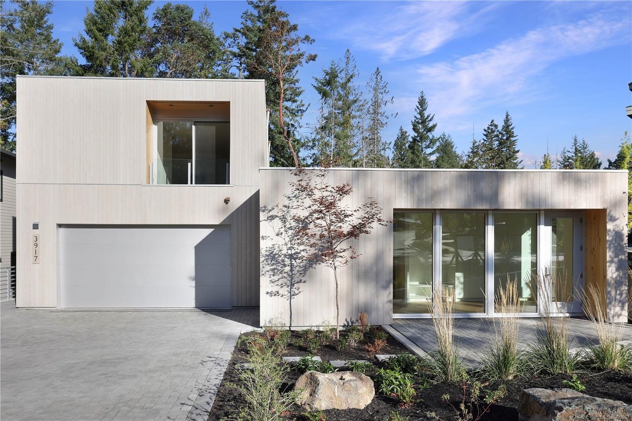 3917 Olympian Wy