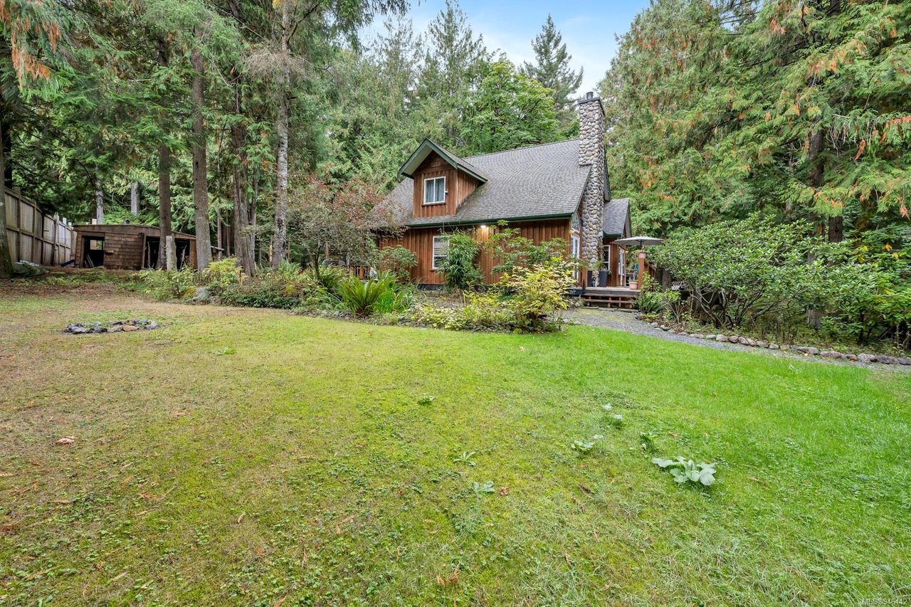 2726 Otter Point Rd