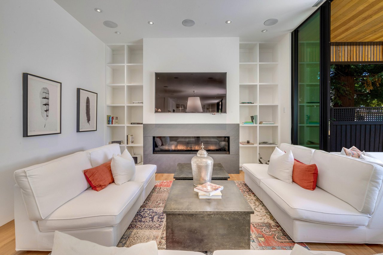 Modernist Oasis in St. Helena - SOLD