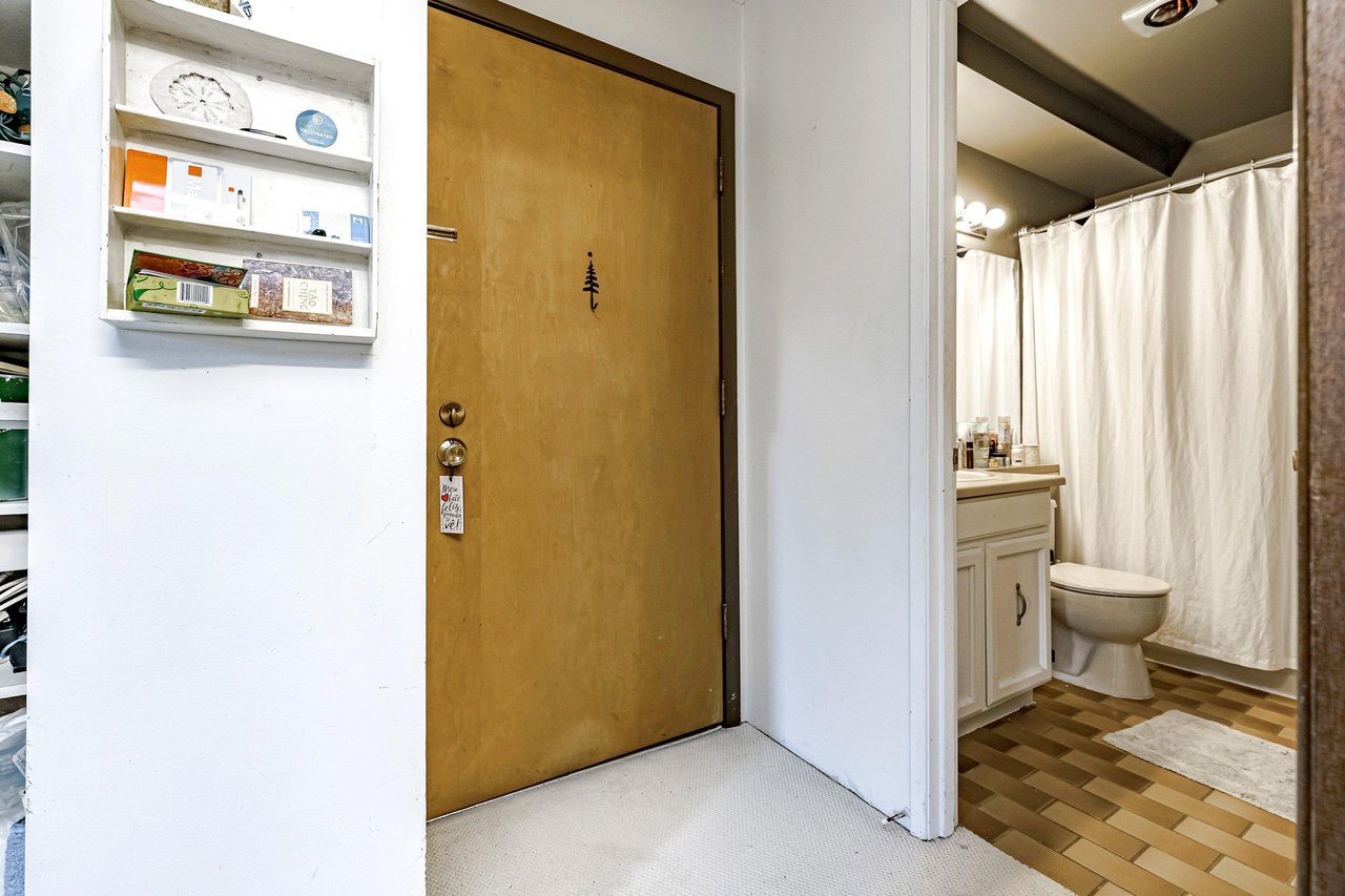 303-330 E 7th Avenue, Vancouver