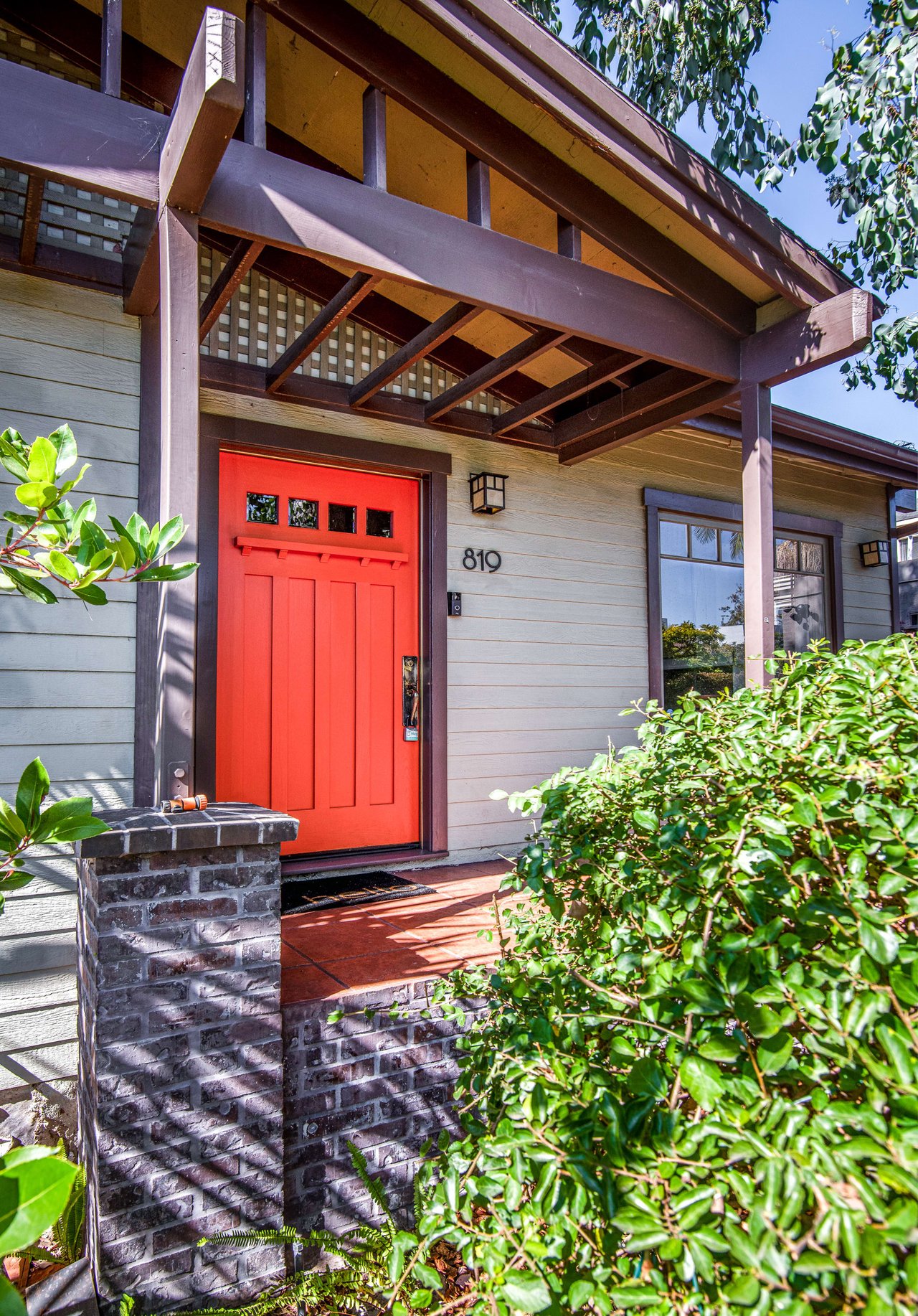 819 Cedar St