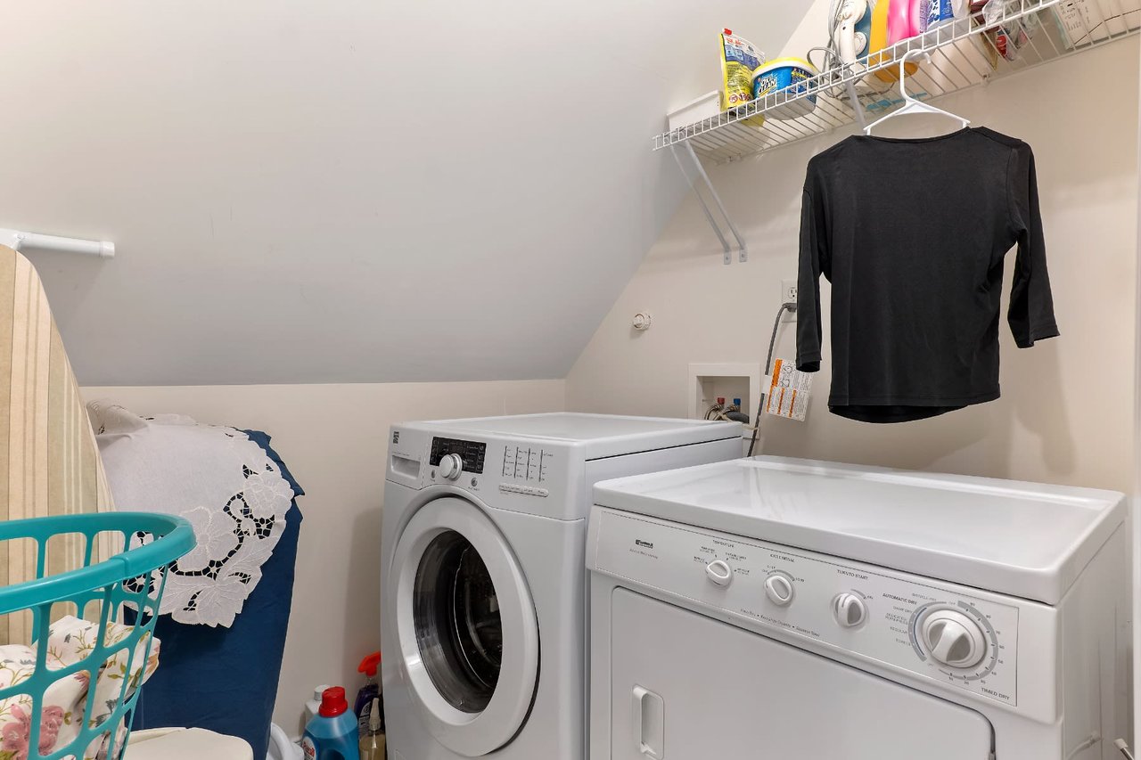 3531 Sherwood Bluff Way