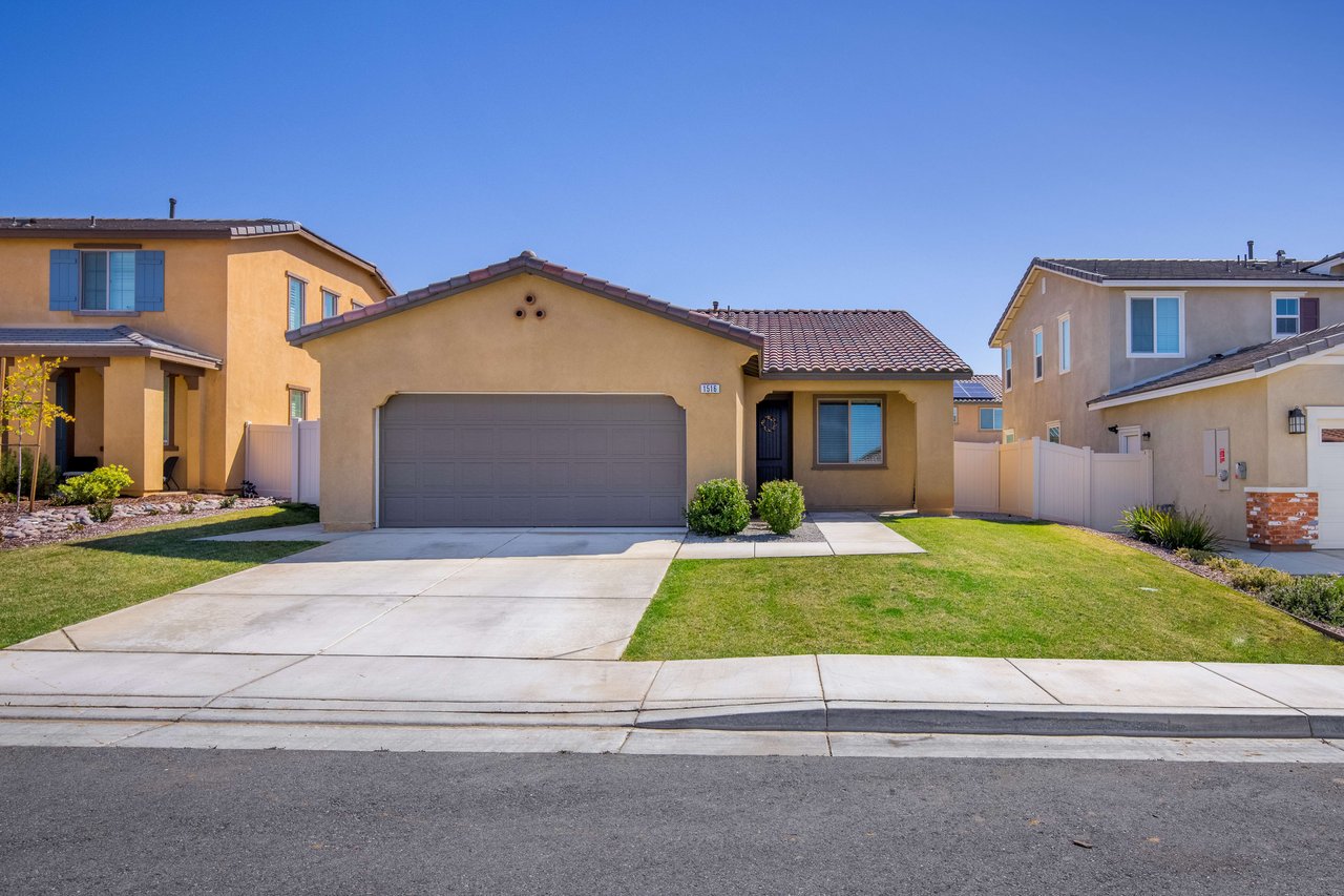 1516 Comet Ct