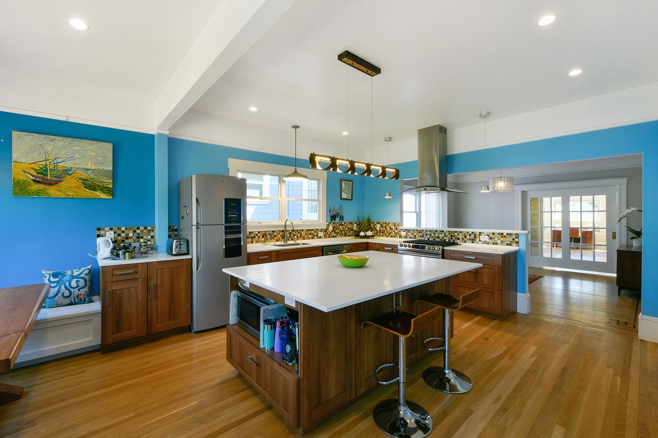 811 Santa Clara Ave