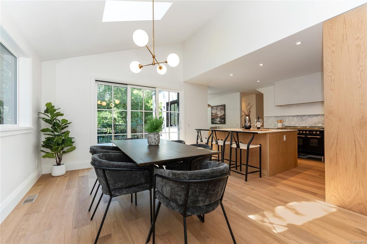 736 Falkland Rd, Oak Bay