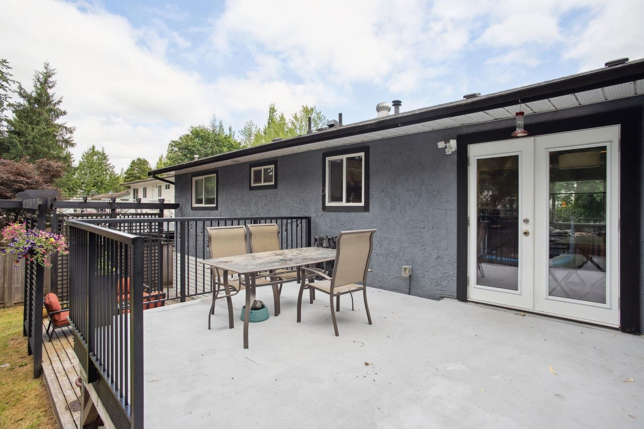 18348 63a Ave