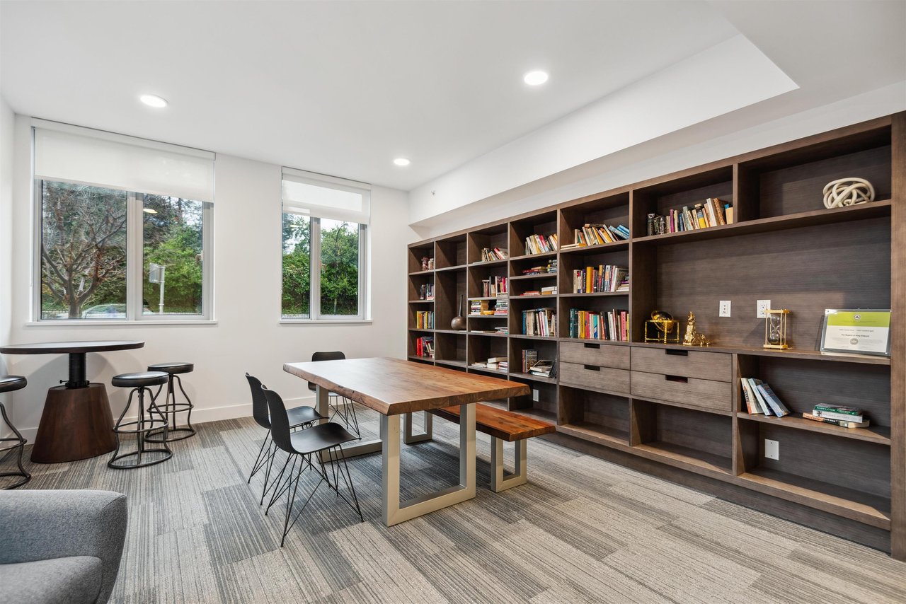 110-523 W King Edward Ave