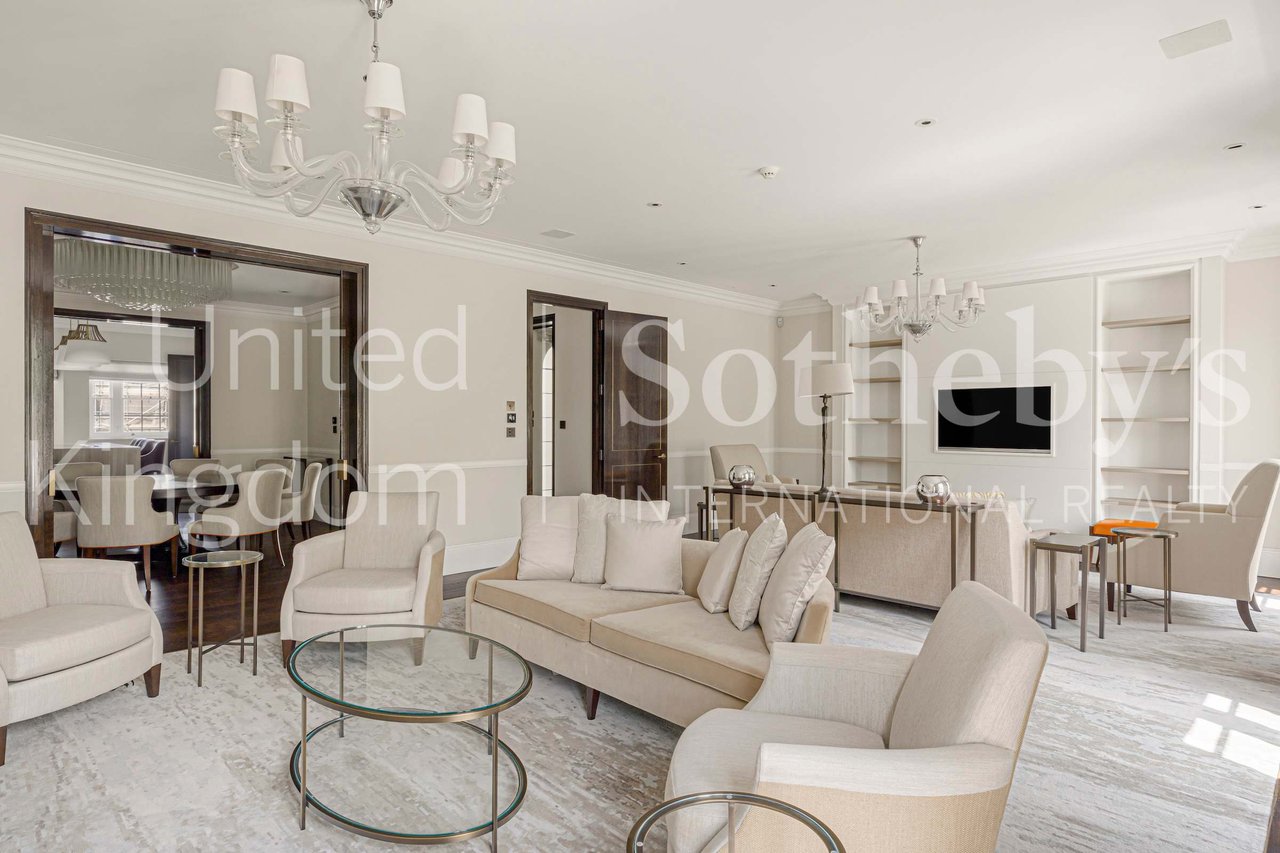 Eaton Square Penthouse 