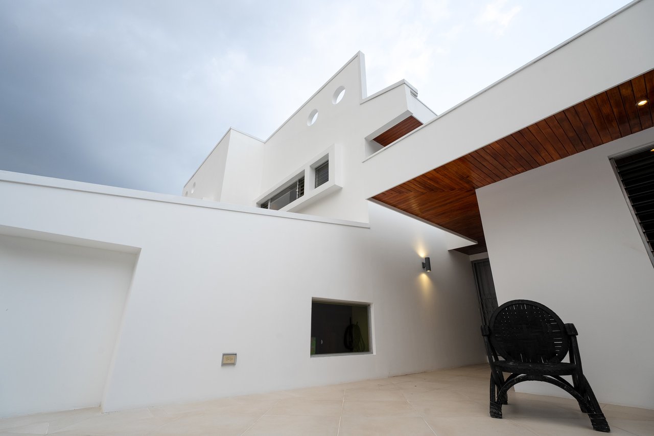 Designer Estate With Sauna, Escazu, San Jose