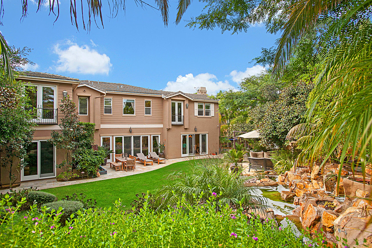 555 Lynwood