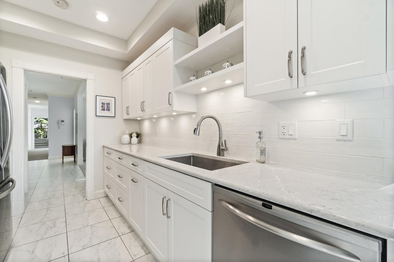 303-2210 W 40th Ave