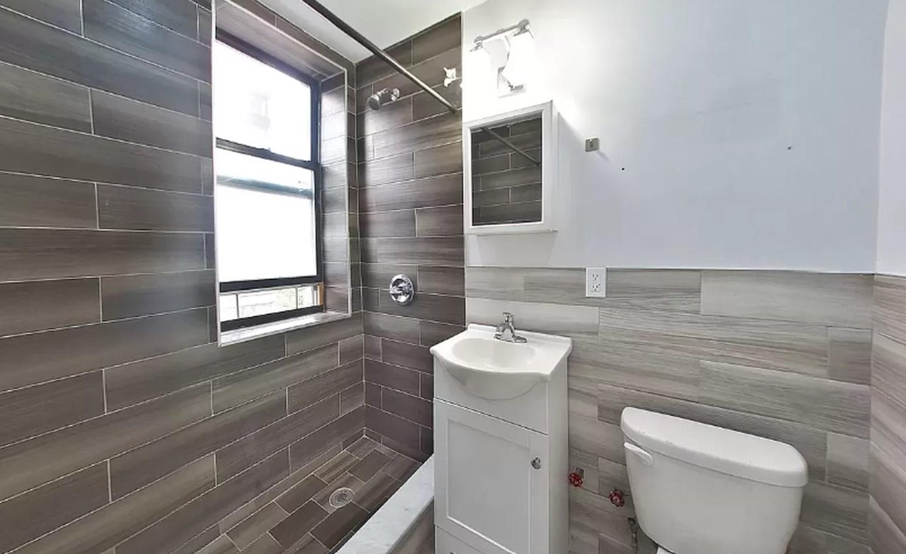 102 West 79th Street, Apt 4-D