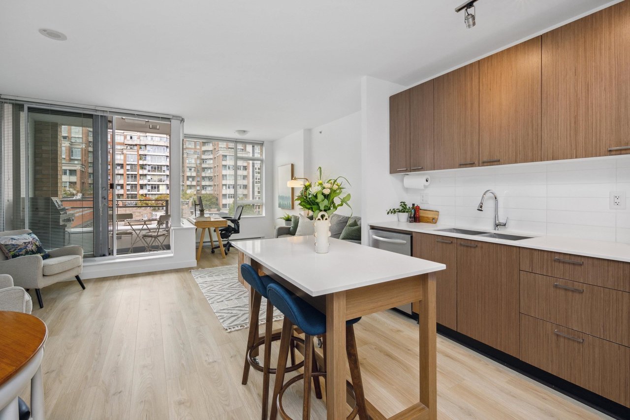 512-221 Union St