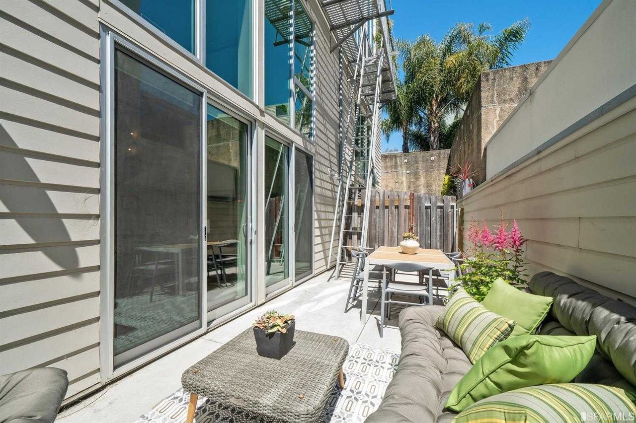 49 Zoe St Apt 6