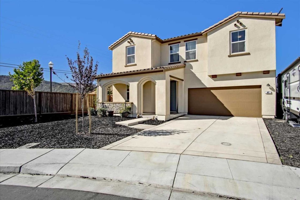 267 Cedar CT
