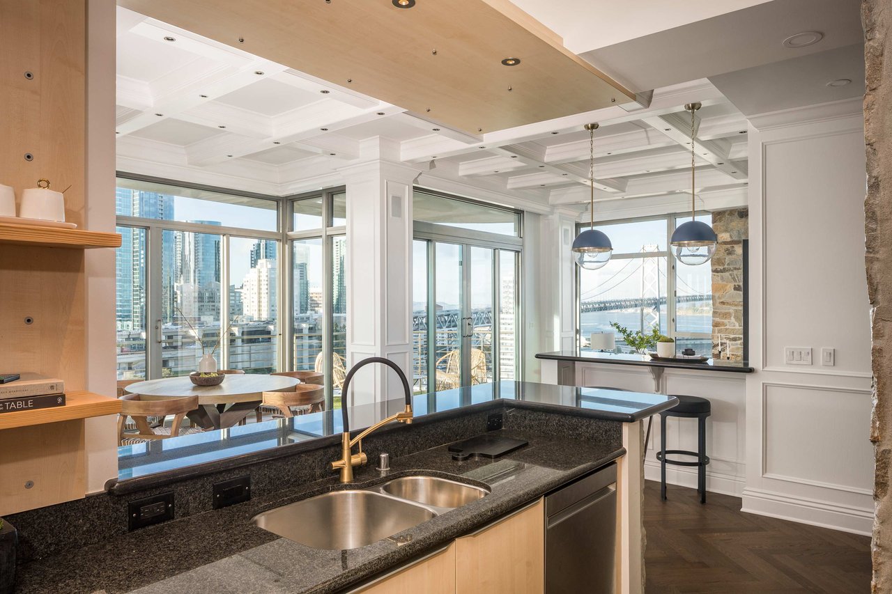 219 Brannan Street Unit: 18D