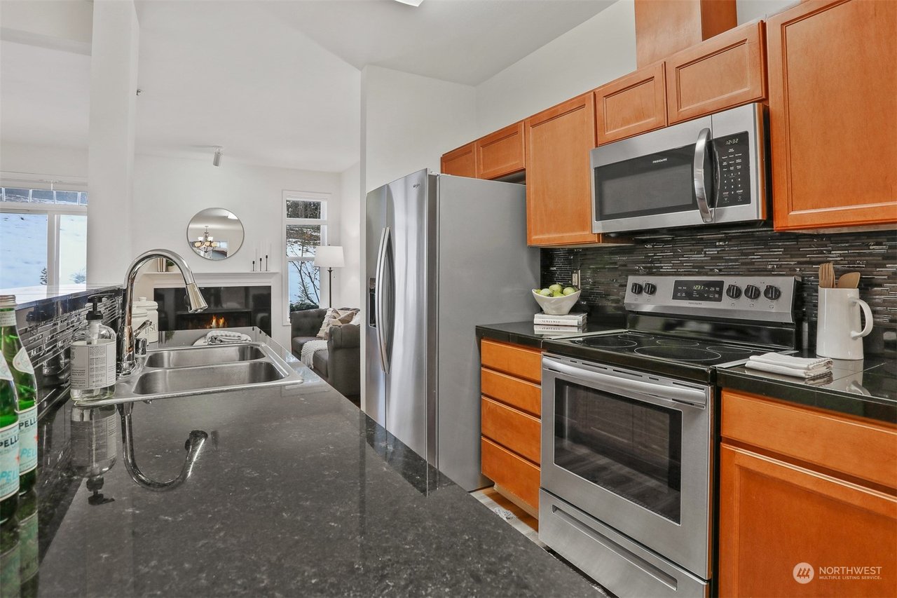 B102-14816 W 29th Ave