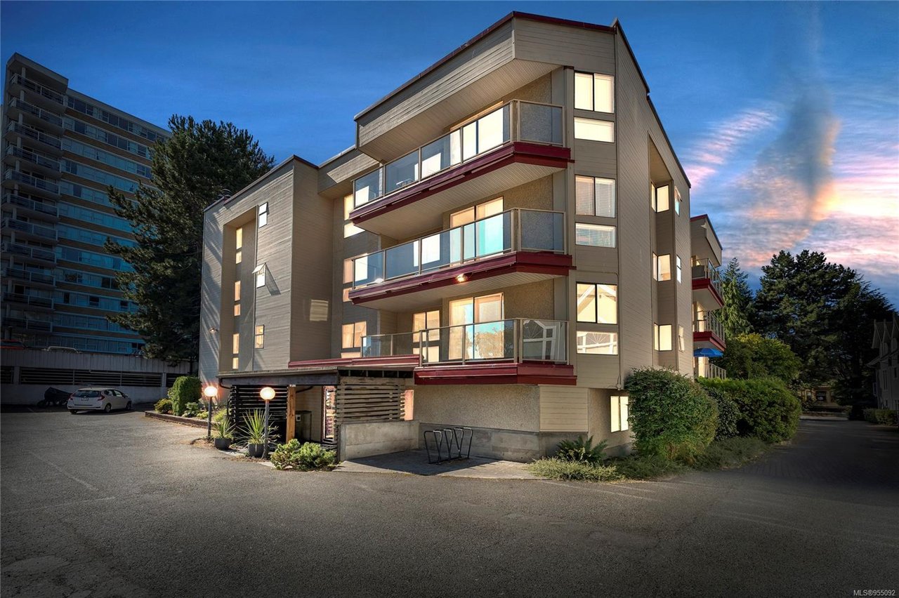 204-406 Simcoe St