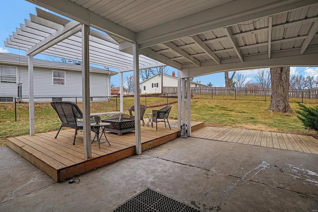 39 Janis Ann Dr