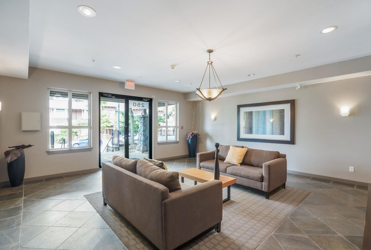 401-250 Salter St