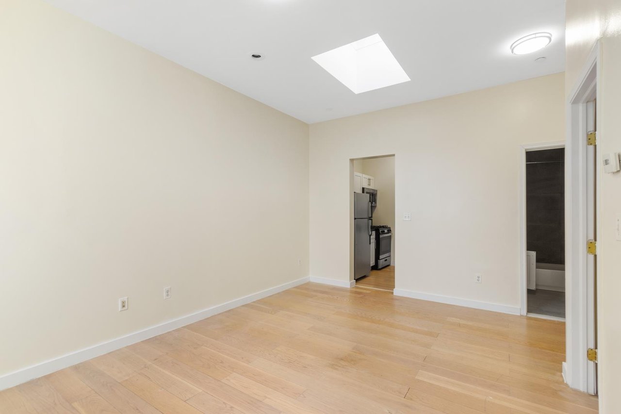 669 East 21st Street, Apt 4-R