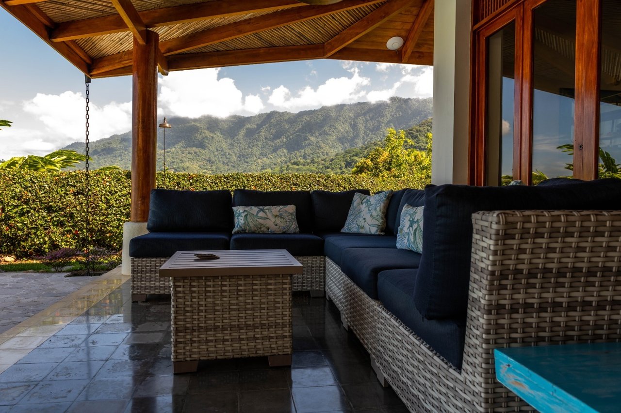 Solar Powered Ocean View Estate, Ojochal, Puntarenas