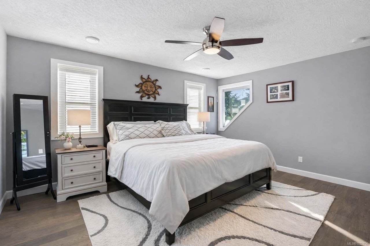 7364 Lakefront Dr, Lake Cowichan