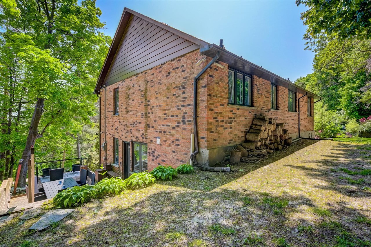 26 Bethune Blvd