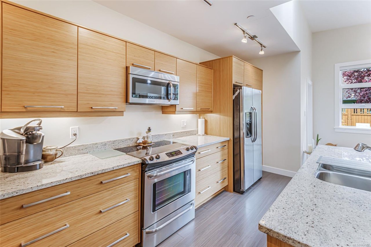 1-220 McVickers St