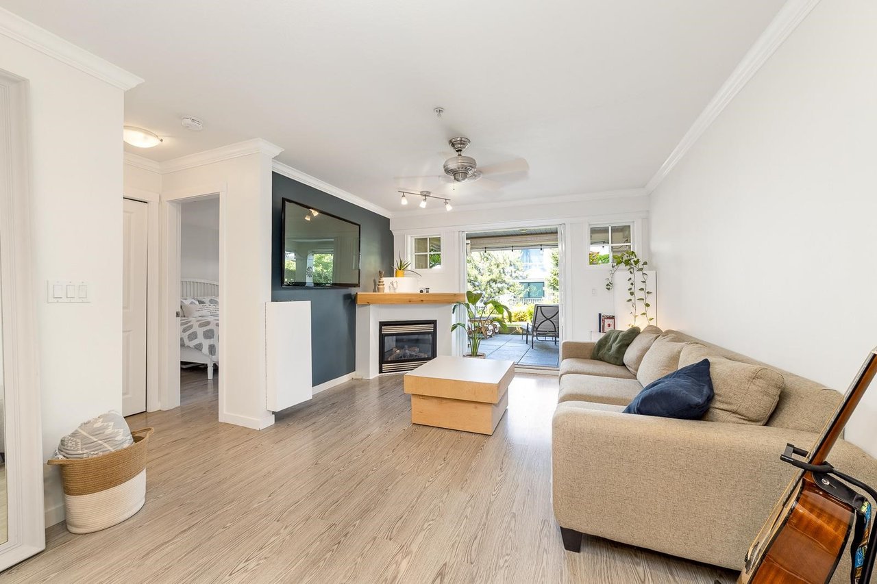 110-15621 Marine Dr