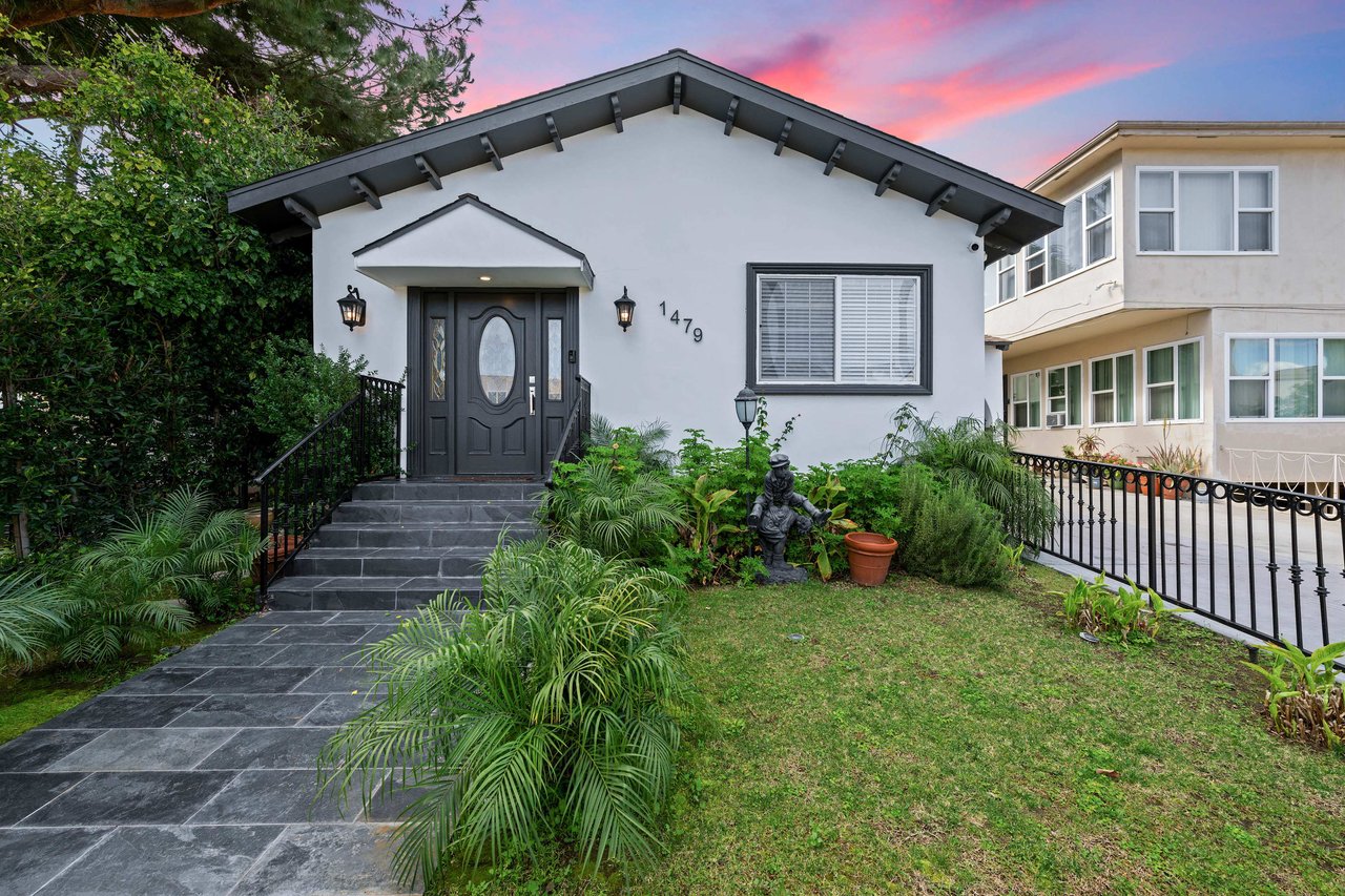 Charming 4BR Home with Fireplace & Grassy Backyard