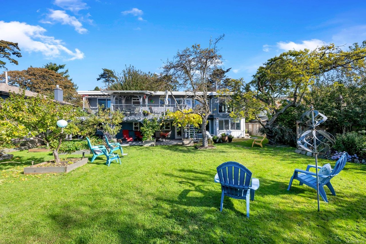 2105 Lorne Terr