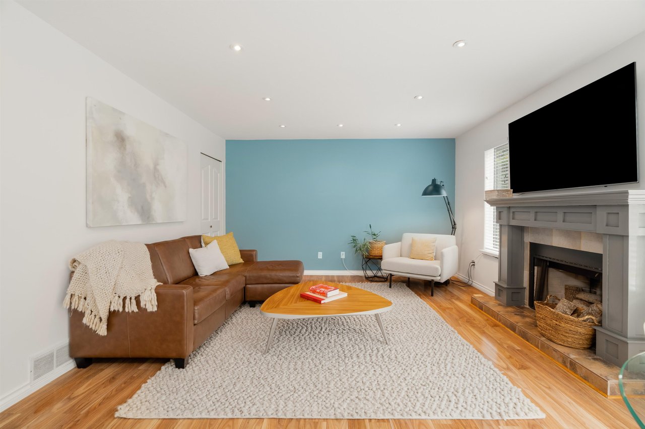 20294 125 Ave