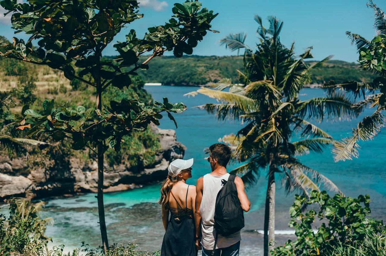 couple in a travel