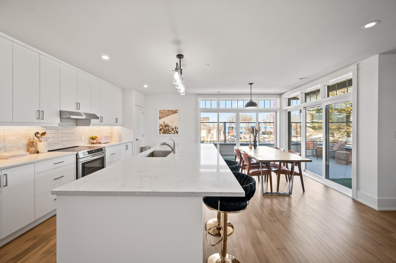303-17 Cleave Avenue