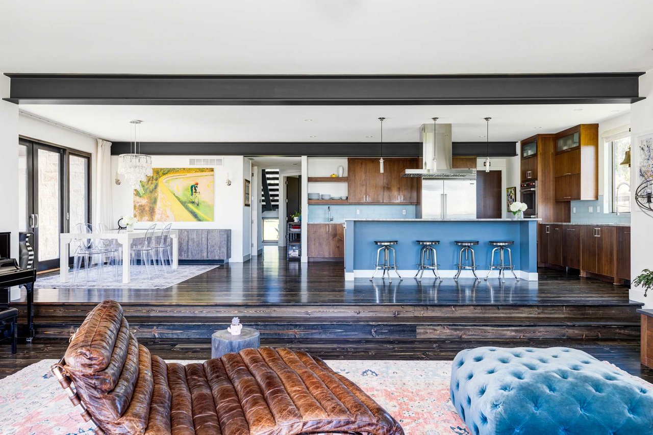 1760 Sunset Boulevard
