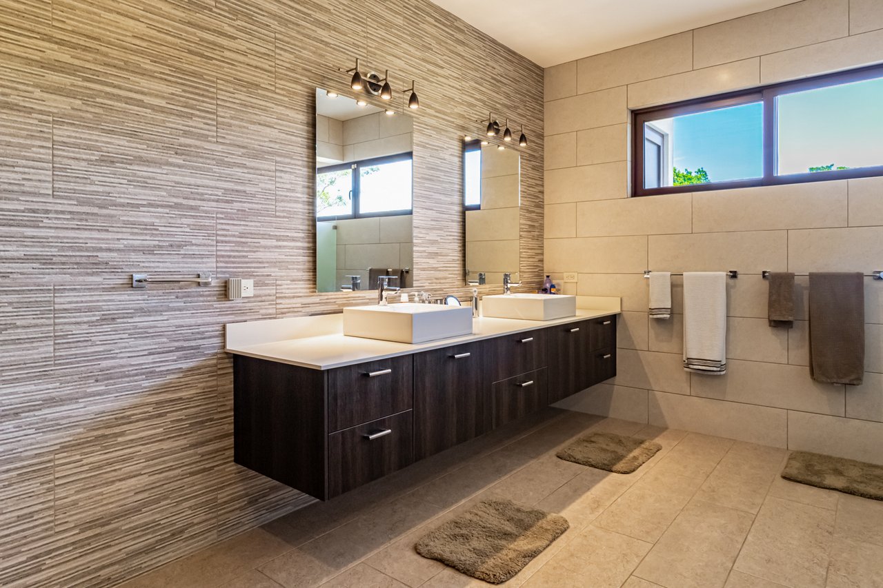 Contemporary Private Pool Villa, Jaco, Puntarenas