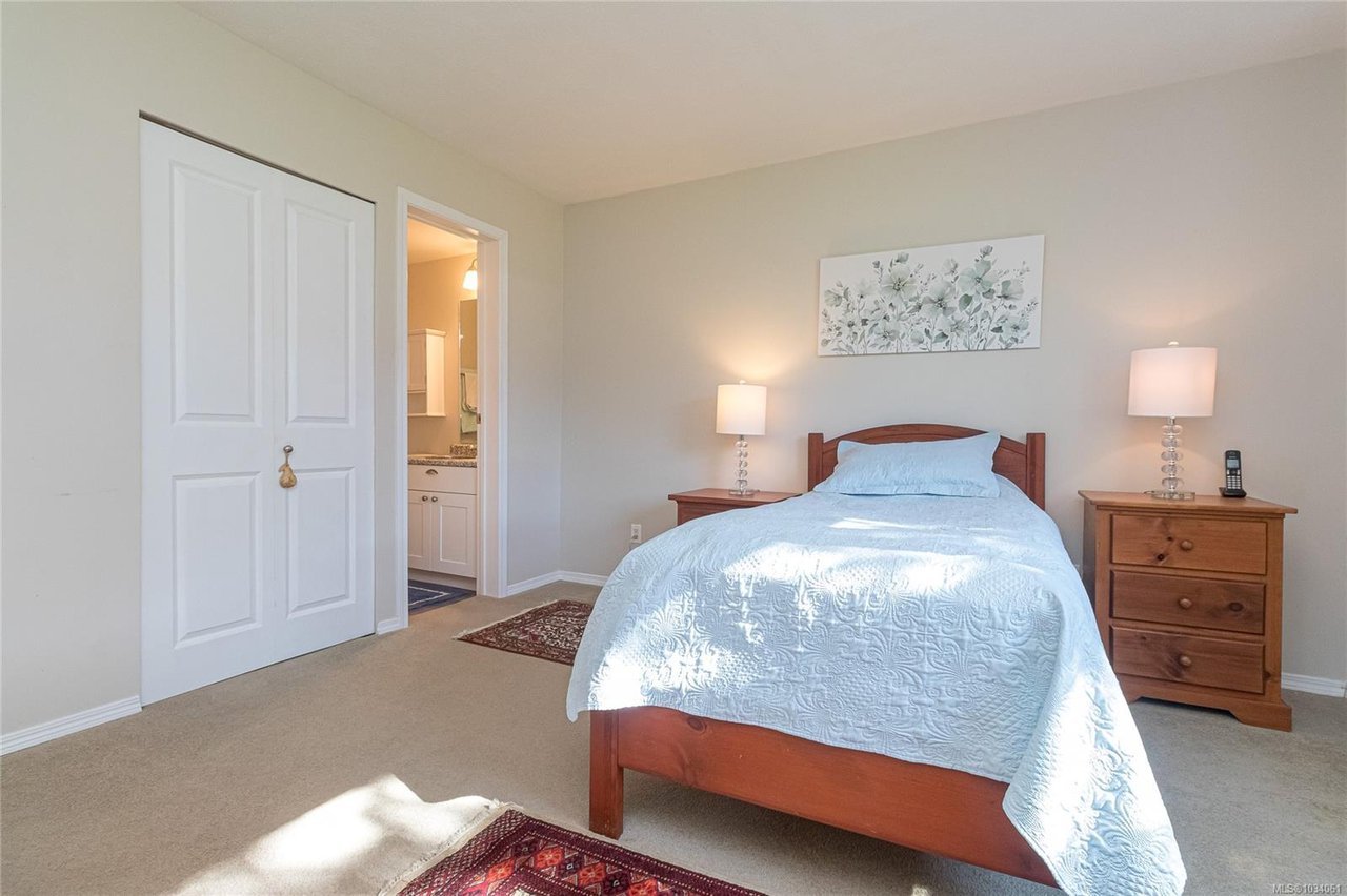 102-2360 James White Blvd