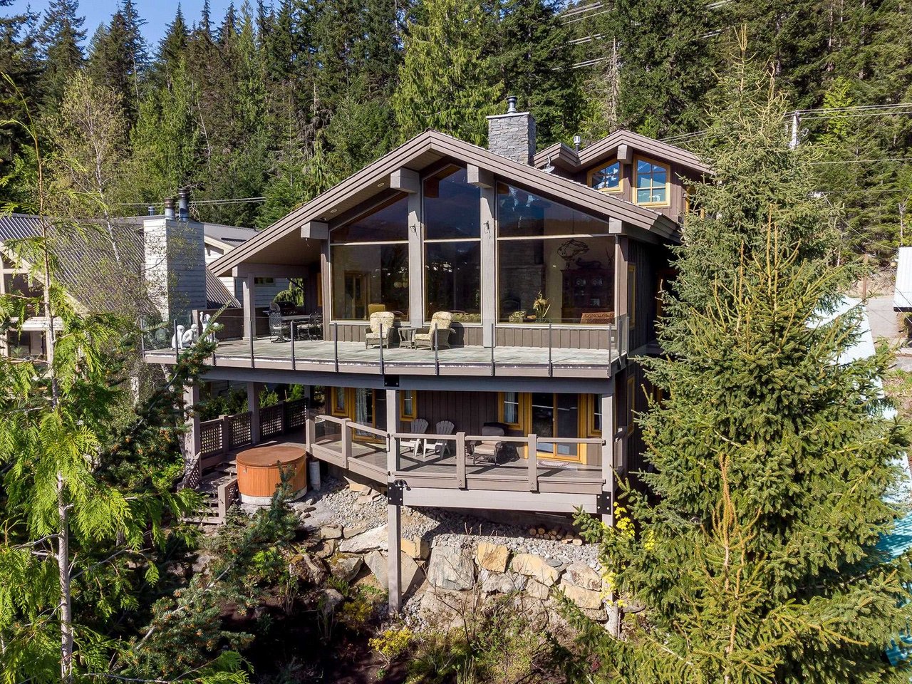 5698 Alta Lake Rd