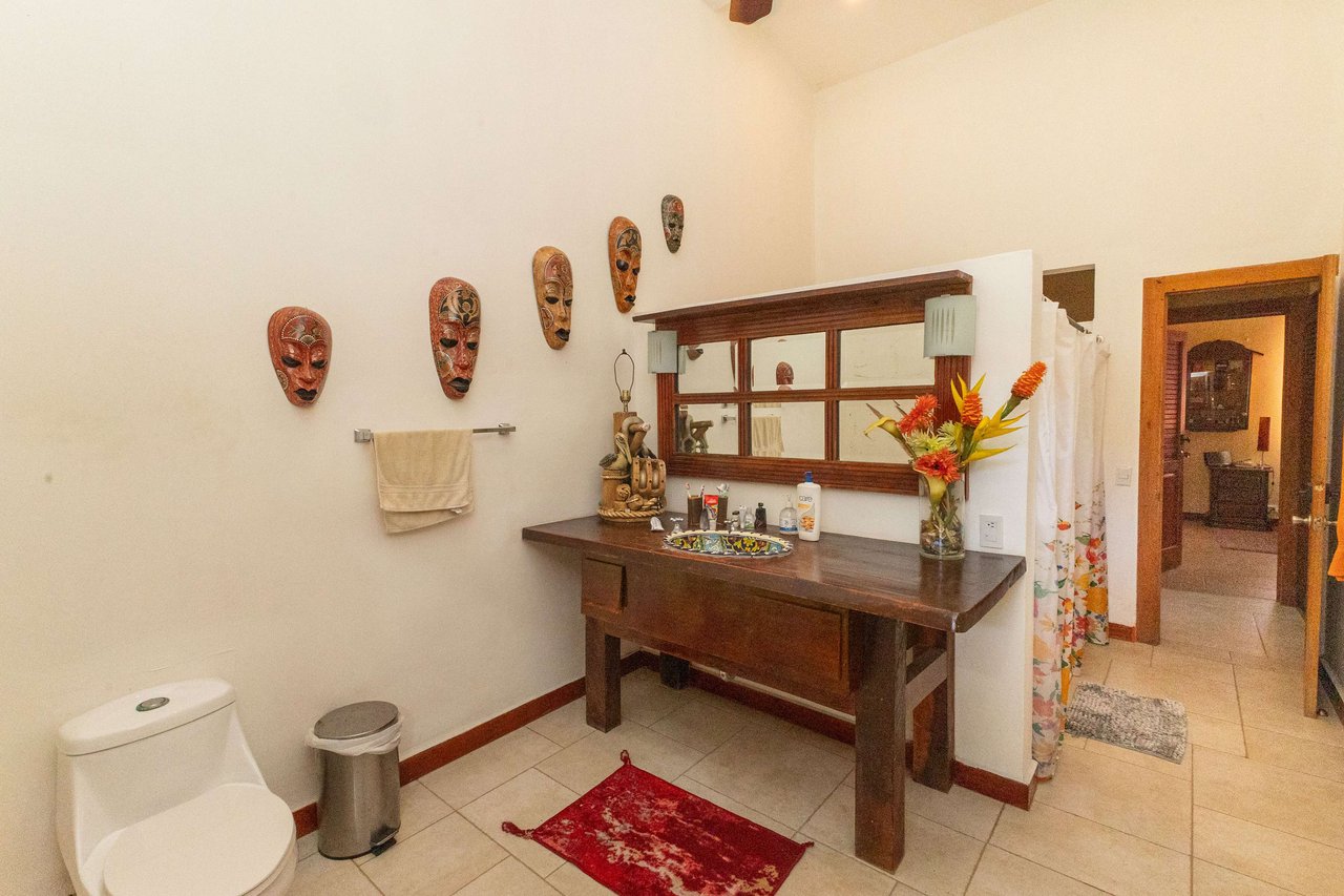 La Casona, 5 BDR Home Close To Quepos Town 