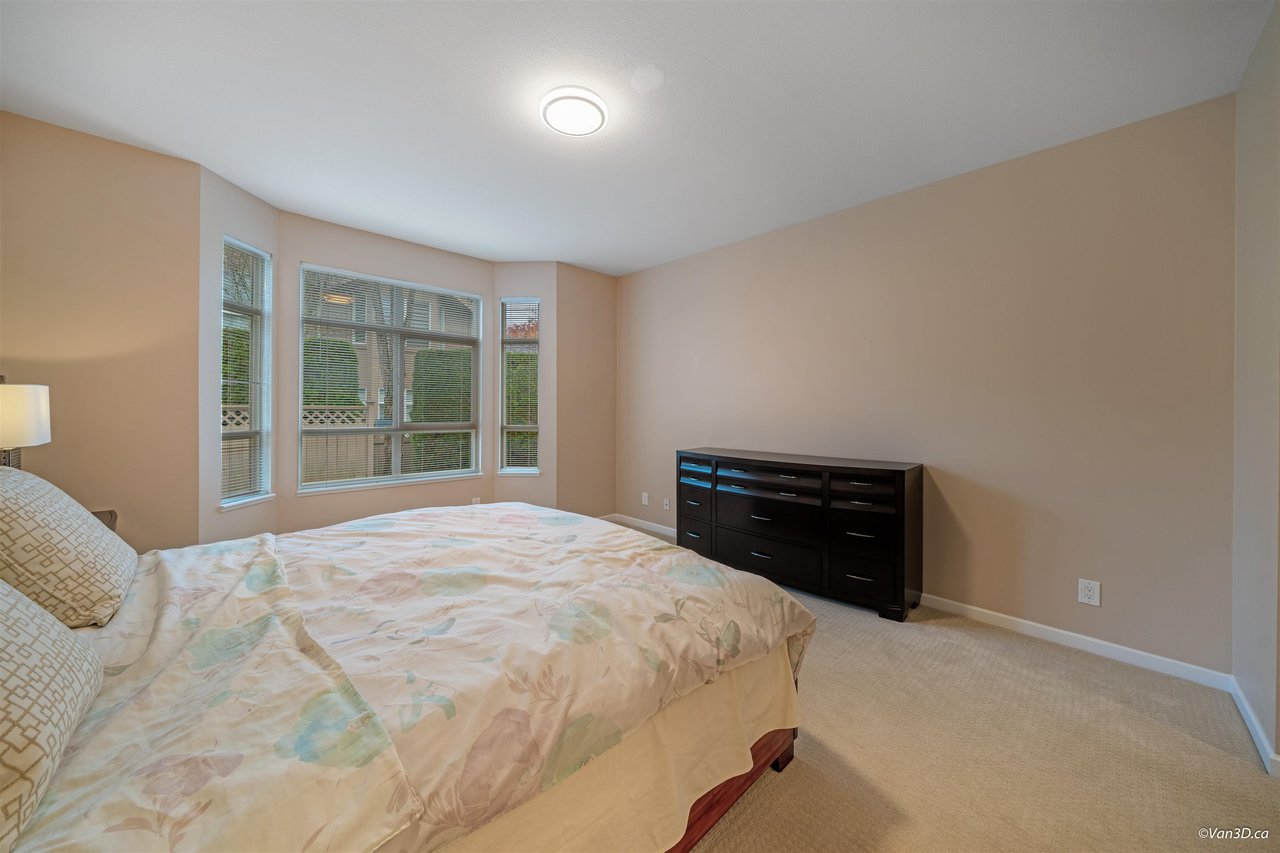 8-15168 22 Ave