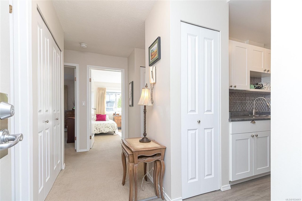 102-2360 James White Blvd