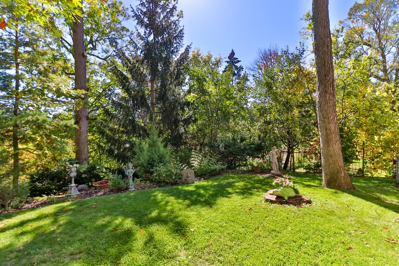 2200 Shardawn Mews