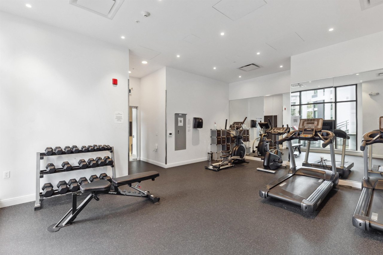 203-4932 Cambie St
