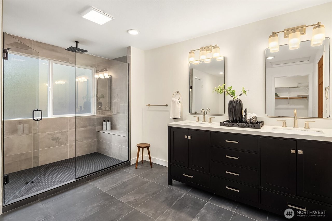 10612 MacArthur Lane, Mukilteo