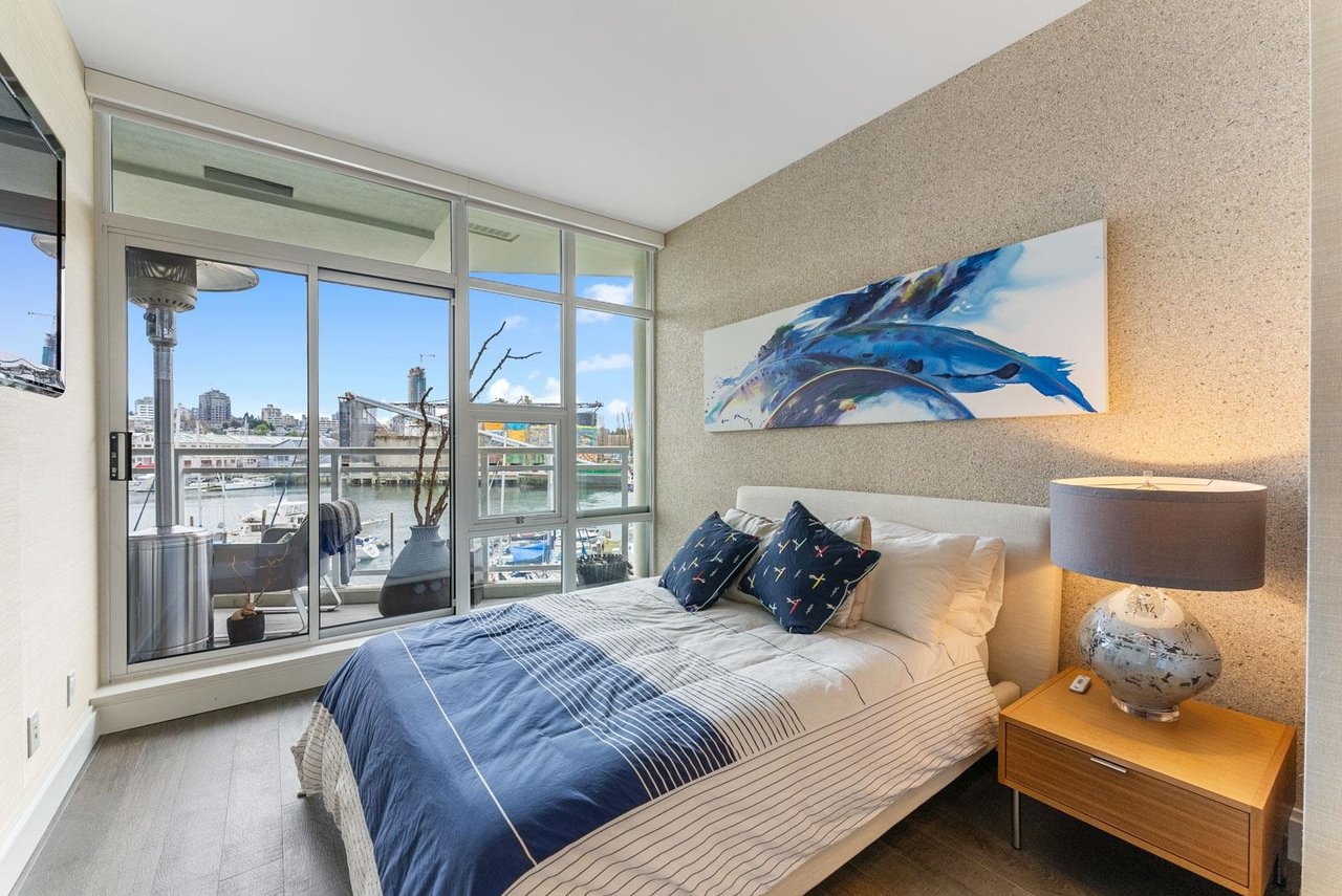 302-628 Kinghorne Mews