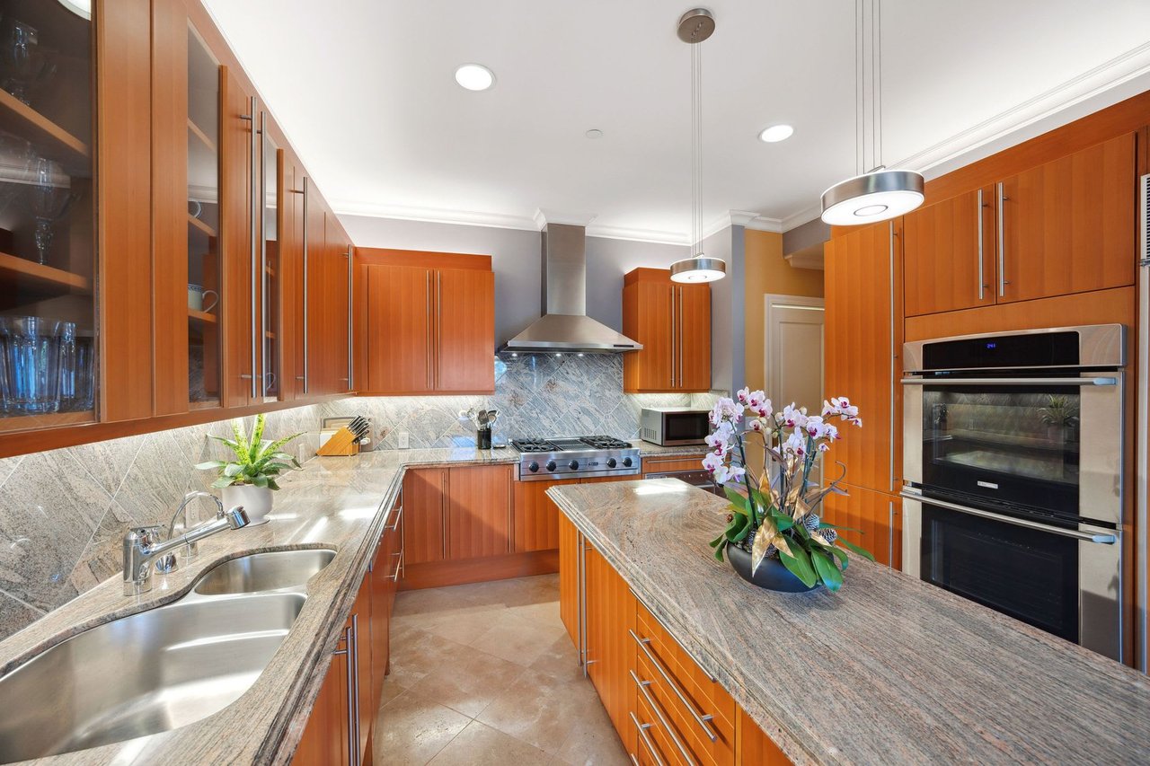 54 De Silva Island Drive