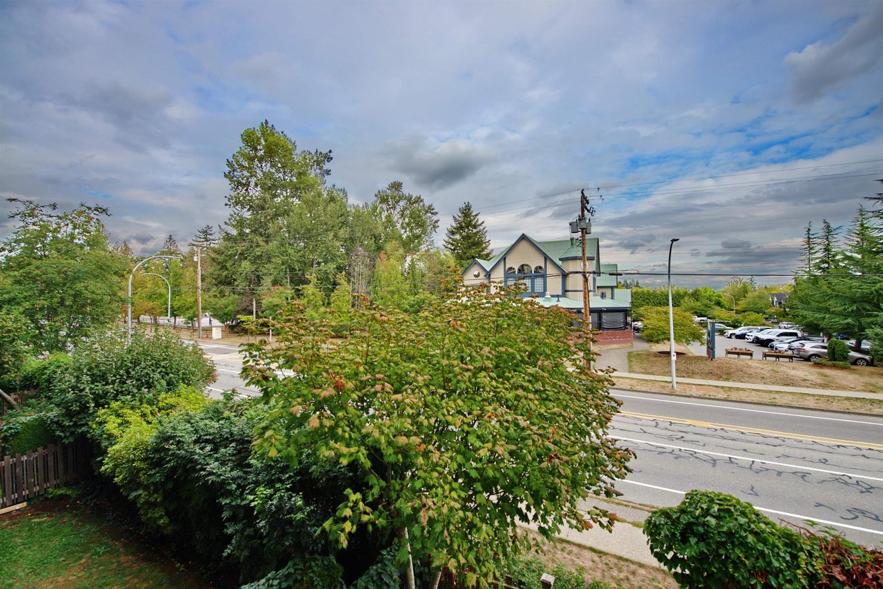 206-15385 101a Avenue, Surrey
